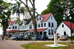 Gina Avans Paramaribo